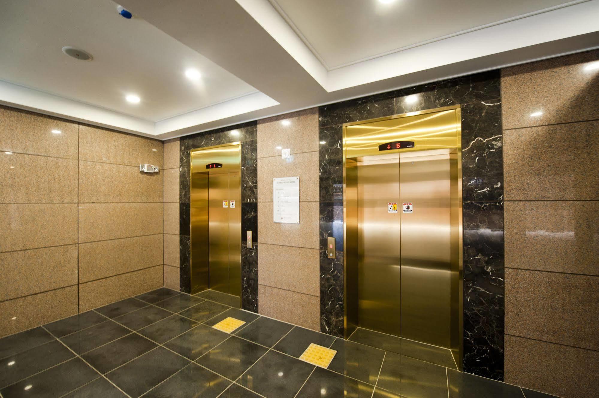 Jeonju Yeonghwa Hotel Экстерьер фото